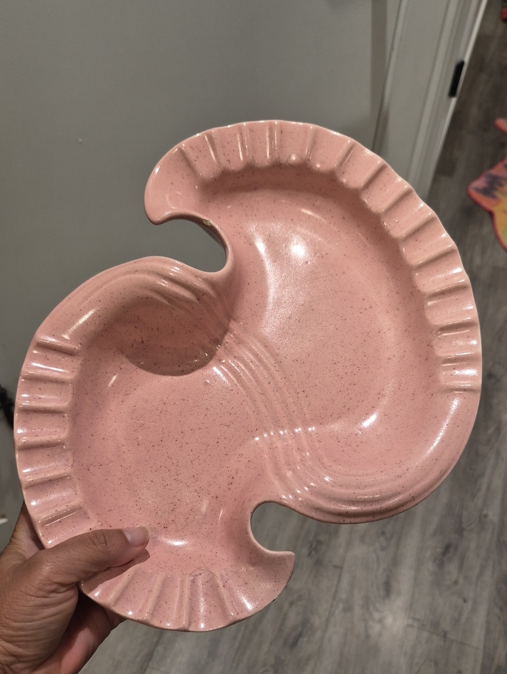 Vintage Pink Ceramic Shell-Shaped Serving Dish